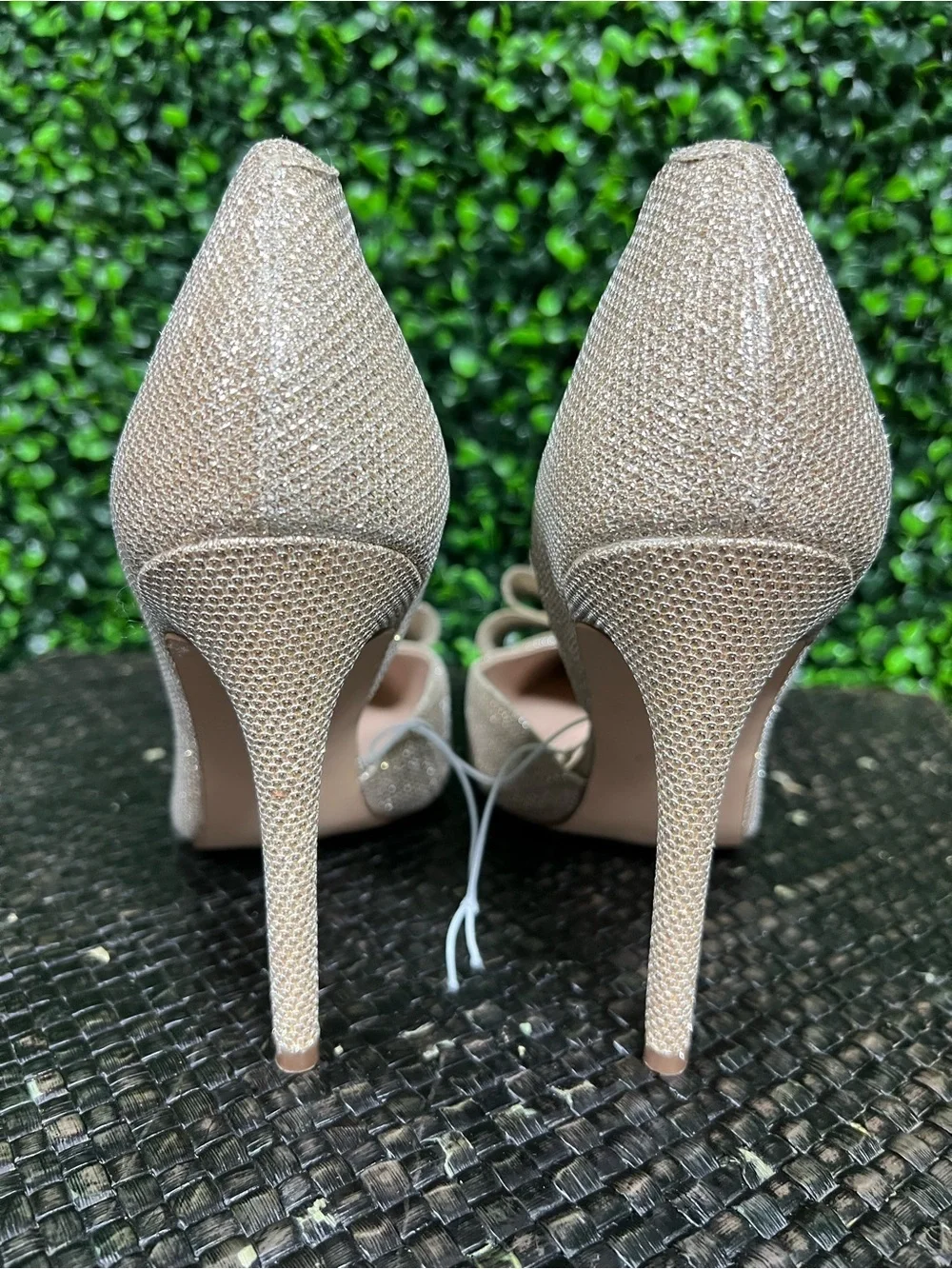 BETSY JOHNSON |”Parisss” Sparkling Bow Pumps -